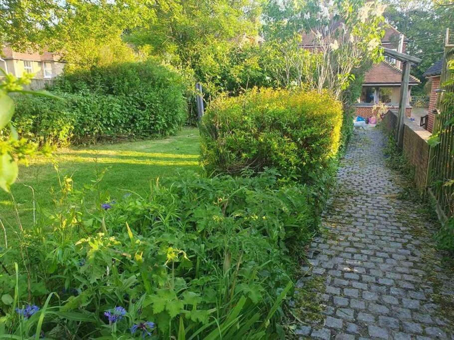 Nature Charm & Fruit Delights, Multi-Generation Celebratory Home -Try, Relax, Repeat - Sellindge 애슈퍼드 외부 사진